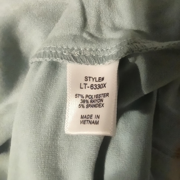 Zenana Plus Size Round Hem Lace Sleeve Top Light Sage 1X - Picture 5 of 7